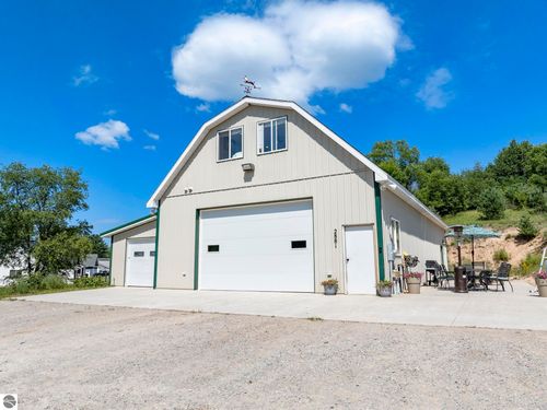 2881 E Aspen Dr, Cedar, MI, 49621-9476 | Card Image