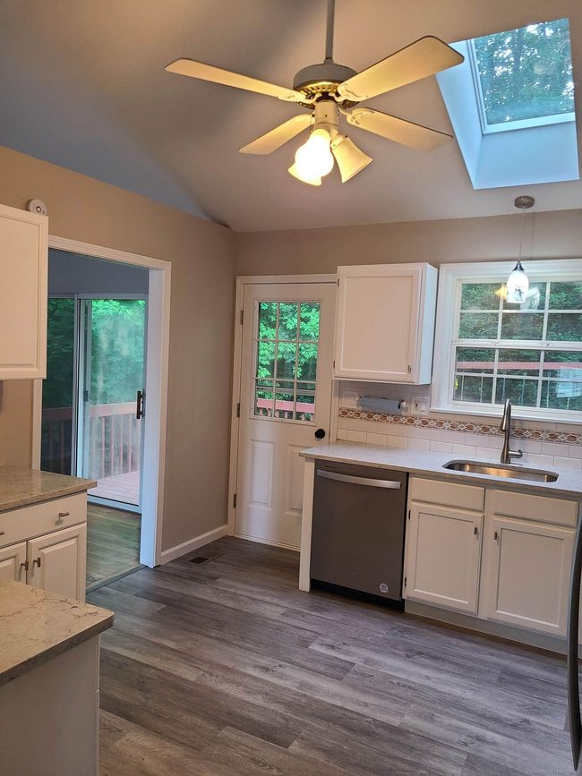24 Wiscassett Ave, House other with 3 bedrooms, 3 bathrooms and null parking in Hamden CT | Image 11