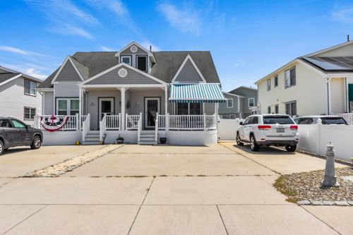 621 W Pine Ave, North Wildwood, NJ, 08260 | Card Image