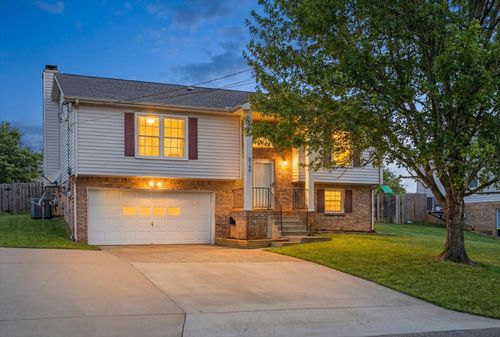 2130 Amadeus Dr, Clarksville, TN, 37040-7504 | Card Image