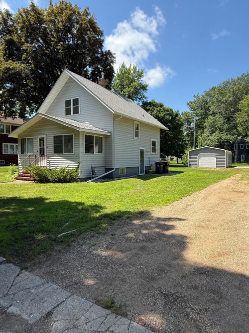 631 7th St, Walnut Grove, MN, 56180-9378 | Card Image