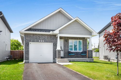 625 Robert St, Rockland, ON, K4K0J8 | Card Image