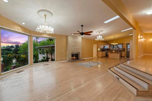 6430 La Jolla Scenic Dr S, La Jolla, CA, 92037-6445 | Card Image