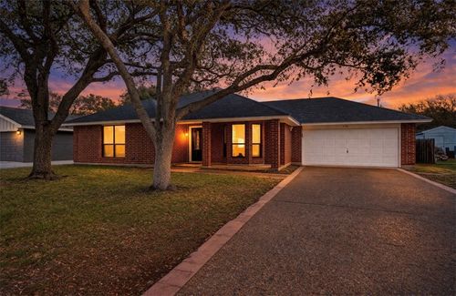 556 Vista Dr, Odem, TX, 78370-4321 | Card Image