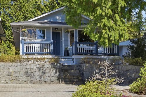 1762 Evelyn St, North Vancouver, BC, V7K1V1 | Card Image