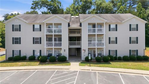 2a-903 Hanahan Ct, Greensboro, NC, 27409-3291 | Card Image