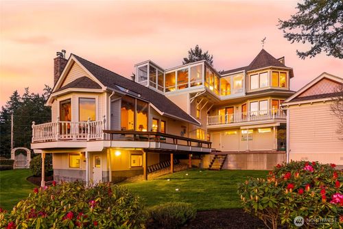 303 7th Street, Anacortes, WA, 98221 | Card Image