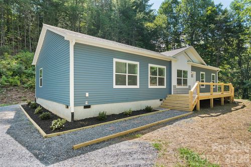24 Green Burch Dr, Bryson City, NC, 28713-6861 | Card Image