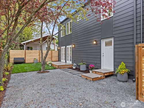 b-8117 17th Ave Sw, Seattle, WA, 98106-1857 | Card Image