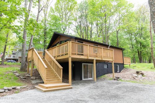 124 Fawn Lake Dr, Hawley, PA, 18428-4021 | Card Image
