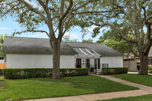 11515 Olympia Dr, Houston, TX, 77077-6421 | Card Image