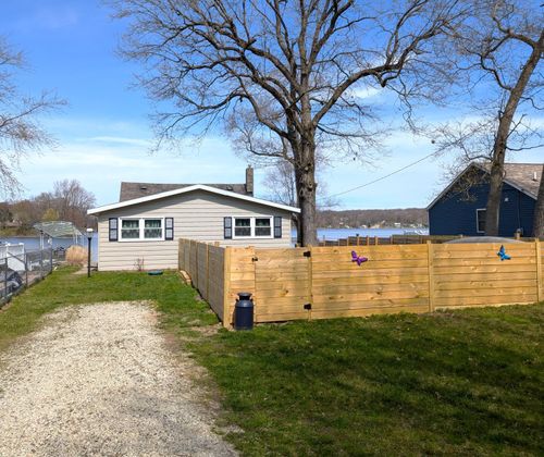 11720 Coon Hollow Rd, Three Rivers, MI, 49093-9516 | Card Image