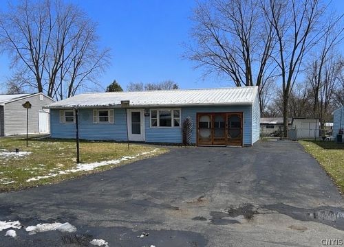 7957 Rinaldo Blvd E, Bridgeport, NY, 13030-9402 | Card Image