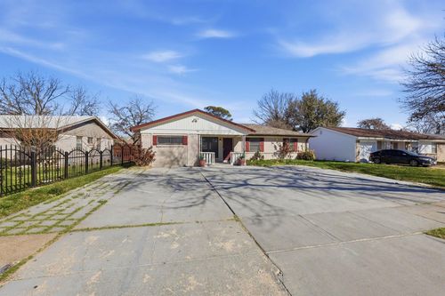 242 W Cober Dr, Grand Prairie, TX, 75051-4082 | Card Image