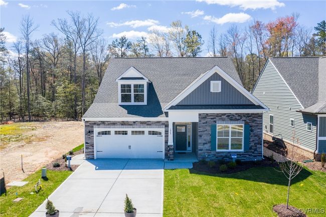 Enjoy all of the amazing amenities Twin Rivers at Meadowville has to offer including pool, clubhouse, exercise room, kiddie pool, and dock with James River access! | Image 29