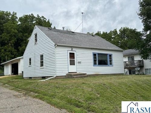 1110 S Washington Ave, Saint Peter, MN, 56082-1522 | Card Image