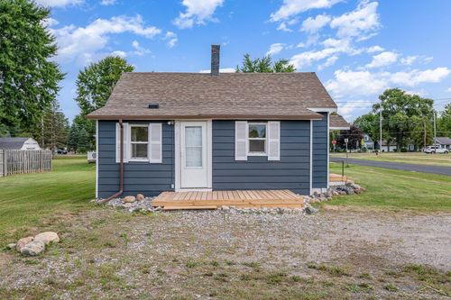 132 Francis St, Merrill, MI, 48637-8725 | Card Image