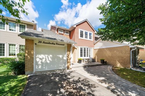 {{alt}} | Card Image