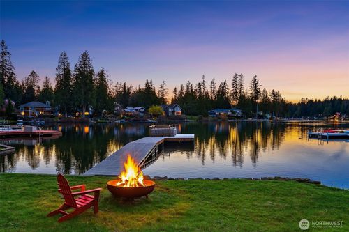 2831 226th Ave Se, Sammamish, WA, 98075-7128 | Card Image