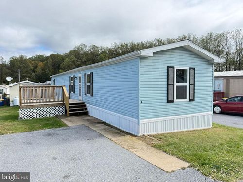 2 Freeman Dr, Reinholds, PA, 17569-9444 | Card Image