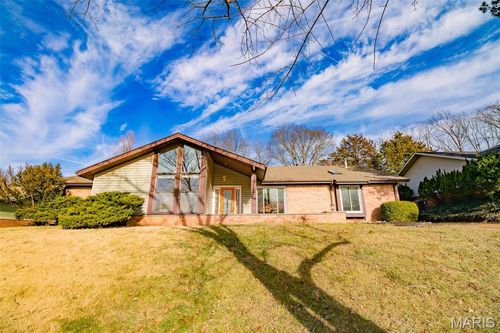 507 Glenmeadow Dr, Ballwin, MO, 63011-3424 | Card Image
