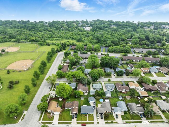 Aerial of neighborhood | Image 22