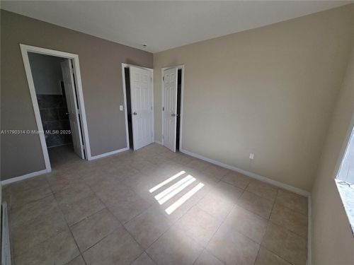 1-2-724 Sw 7th Ter, Hallandale Beach, FL, 33009-6923 | Card Image