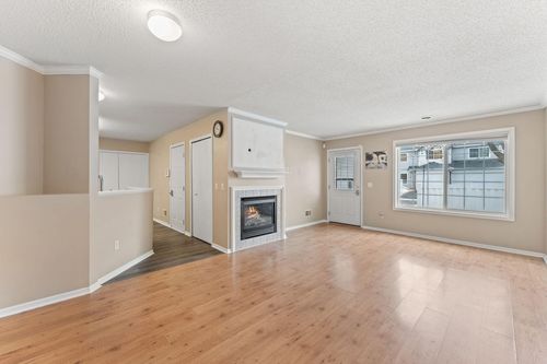 237-15816 Fleet Trl, Apple Valley, MN, 55124-6013 | Card Image