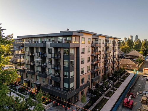 513-13439 94a Ave, Surrey, BC, V3V0G9 | Card Image