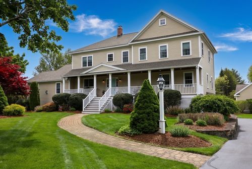 8 Turner Dr, North Reading, MA, 01864-2442 | Card Image