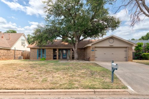 5241 Meadowick Ln, Abilene, TX, 79606-4335 | Card Image