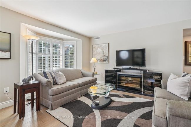 202C - 216 Plains Rd W, Condo with 2 bedrooms, 2 bathrooms and null parking in Burlington ON | Image 9