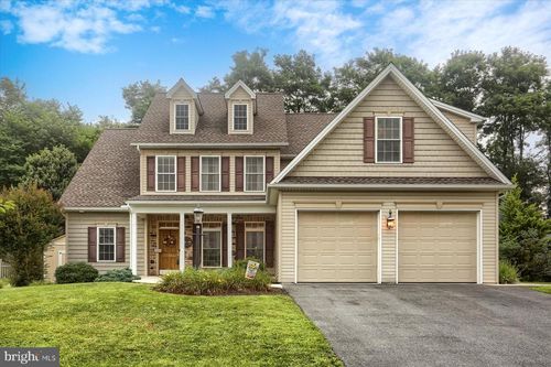 214 Hope Dr, BOILING SPRINGS, PA, 17007-9584 | Card Image