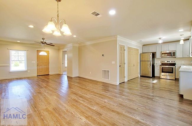 E - 5781 - E E Oglethorpe Hwy, Condo with 3 bedrooms, 2 bathrooms and null parking in Midway GA | Image 5