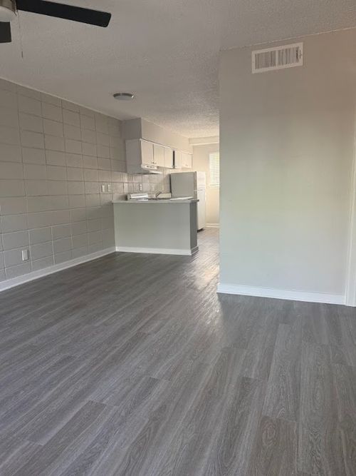 202-311 E 31st St, Austin, TX, 78705-3040 | Card Image