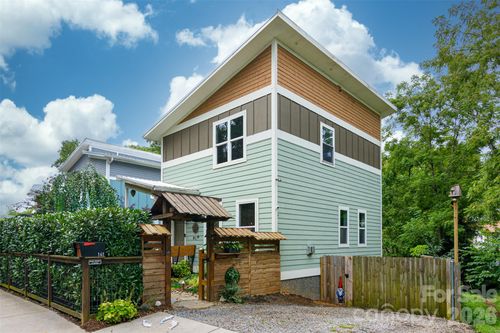 141 State St, Asheville, NC, 28806-3341 | Card Image