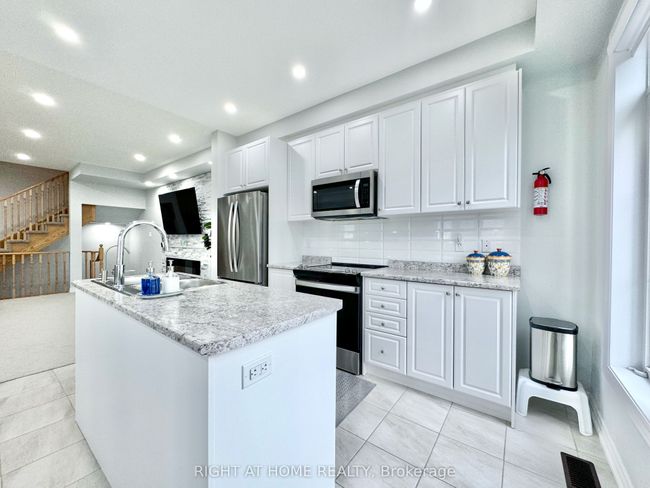 39 - 113 Hartley Ave, Condo with 3 bedrooms, 3 bathrooms and 1 parking in Paris ON | Image 19