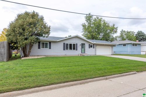 409 Elm St, Sloan, IA, 51055-7813 | Card Image