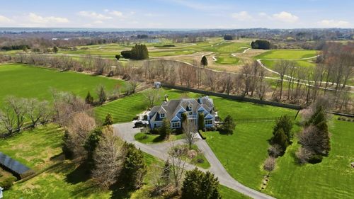 99 Meadowlark Ln, Portsmouth, RI, 02871-3321 | Card Image