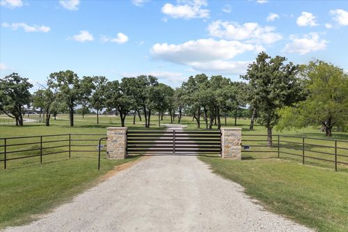 10701 Osburn Rd, Pilot Point, TX, 76258-6799 | Card Image