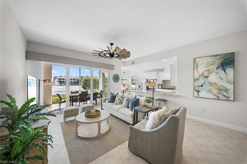 102-8030 Signature Club Cir, NAPLES, FL, 34113-1761 | Card Image