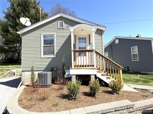 415 S 8th St, Belleville, IL, 62220-2362 | Card Image