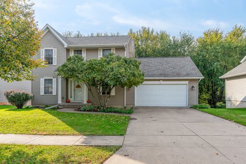 2031 W 57th St, Davenport, IA, 52806-2392 | Card Image