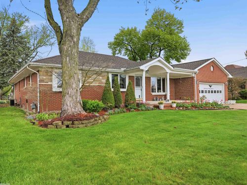 41589 Windmill St, Harrison Township, MI, 48045-5910 | Card Image