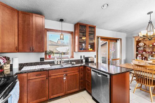 14631 Elysium Pl, Apple Valley, MN, 55124-6417 | Card Image