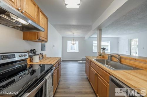 apt-2-5030 Neil Rd, Reno, NV, 89502-6176 | Card Image