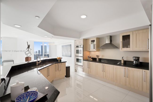 UNIT-2807 - 3301 Ne 183 Rd St, Condo with 3 bedrooms, 4 bathrooms and null parking in Aventura FL | Image 12