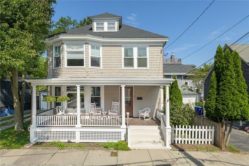 8 Bush St, Newport, RI, 02840-2704 | Card Image
