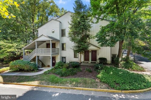 2245 Hunters Run Dr, RESTON, VA, 20191-2833 | Card Image