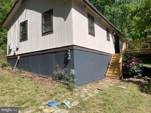 778 Falconwood Dr, Paw Paw, WV, 25434-9048 | Card Image